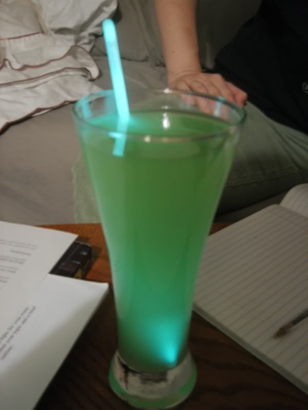 What are some good alcoholic drinks for ladies? (girly mixed drinks