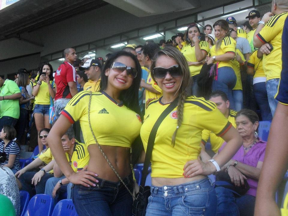 Resultado de imagem para chicas fútbol colombiano