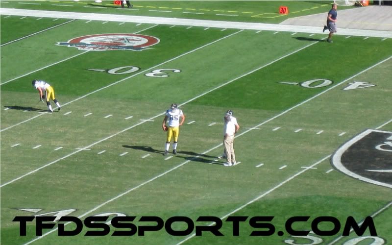 Pregame warmups by NY Jets players