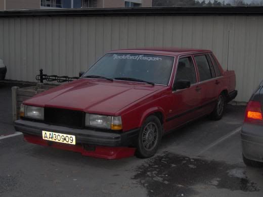 876452-bilde1-volvo740.jpg