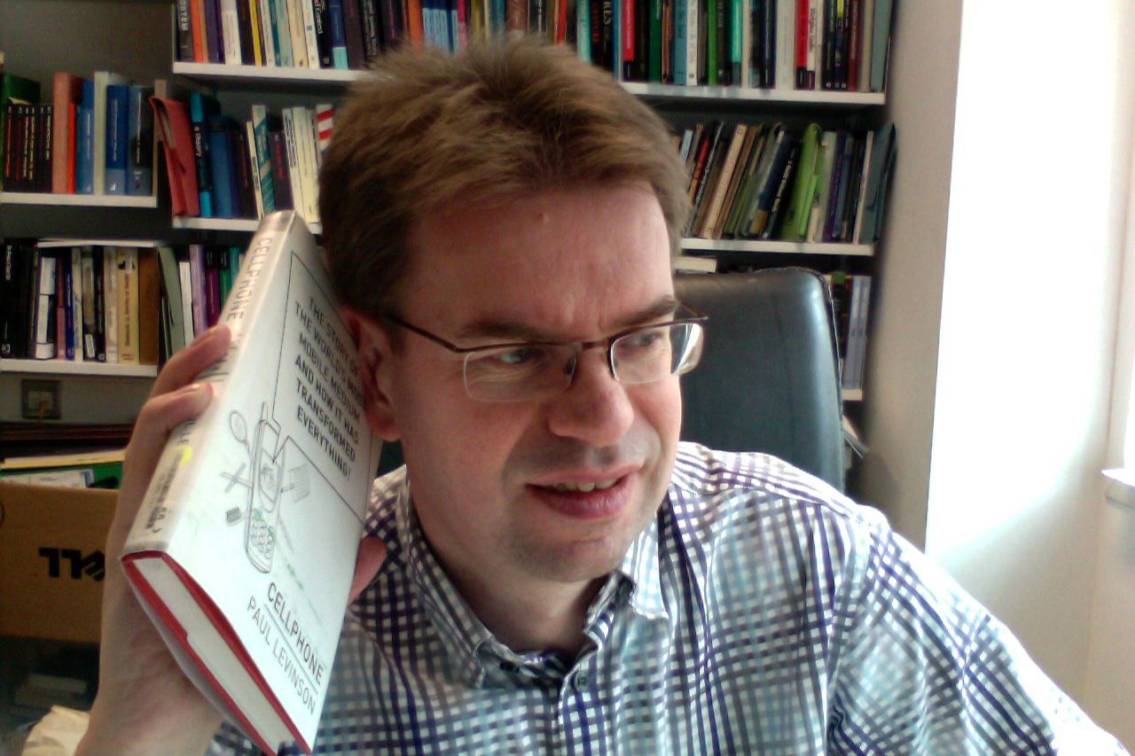Dirk vom Lehn putting Cellphone to good use, April 2014