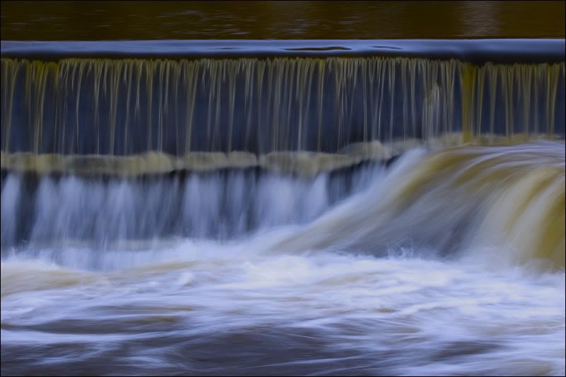 IMAGE: http://i72.photobucket.com/albums/i178/sharp5/Water-Curtain-1.jpg