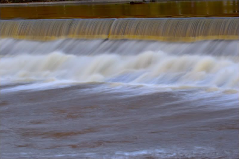 IMAGE: http://i72.photobucket.com/albums/i178/sharp5/Water-Curtain-3.jpg