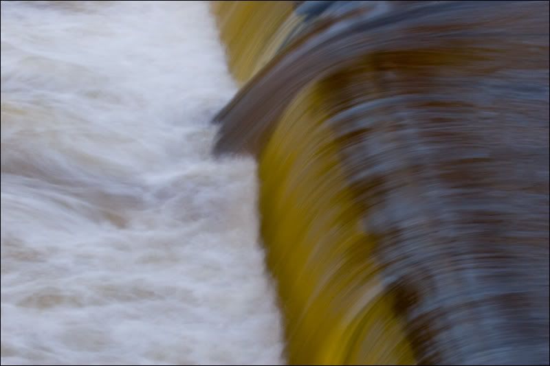 IMAGE: http://i72.photobucket.com/albums/i178/sharp5/Water-Curtain-4.jpg