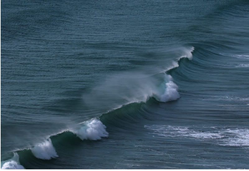 IMAGE: http://i72.photobucket.com/albums/i178/sharp5/Waves-1.jpg