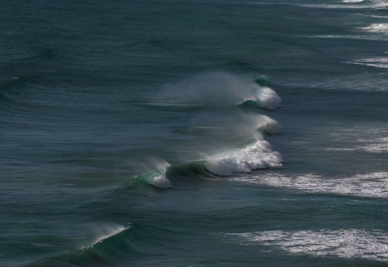 IMAGE: http://i72.photobucket.com/albums/i178/sharp5/Waves-2.jpg