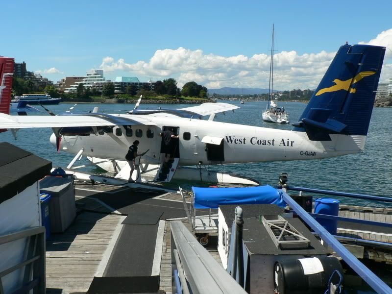 http://i72.photobucket.com/albums/i179/egpx/vancouver%20to%20victoria%20by%20floatplane/499.jpg