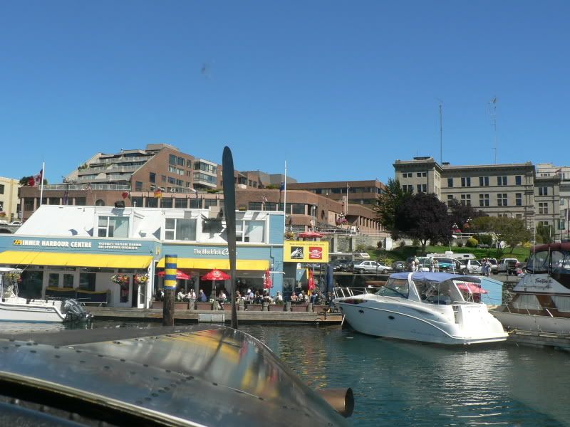 http://i72.photobucket.com/albums/i179/egpx/vancouver%20to%20victoria%20by%20floatplane/509.jpg