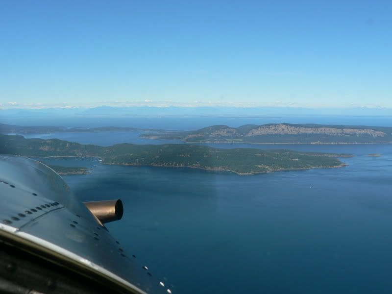 http://i72.photobucket.com/albums/i179/egpx/vancouver%20to%20victoria%20by%20floatplane/517.jpg