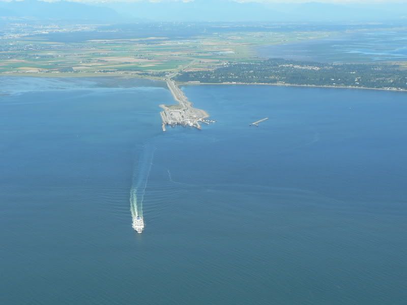 http://i72.photobucket.com/albums/i179/egpx/vancouver%20to%20victoria%20by%20floatplane/522.jpg