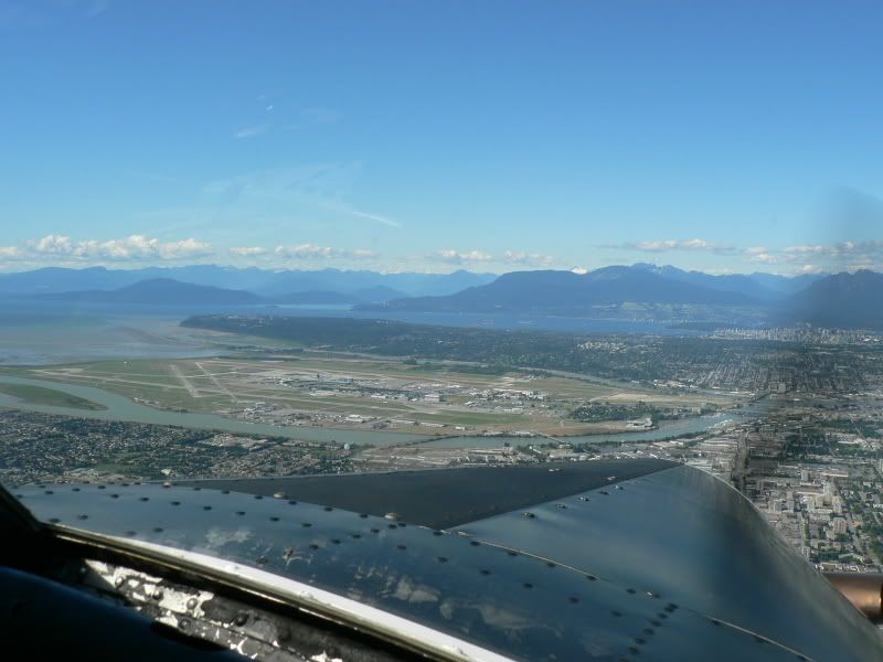 http://i72.photobucket.com/albums/i179/egpx/vancouver%20to%20victoria%20by%20floatplane/528.jpg