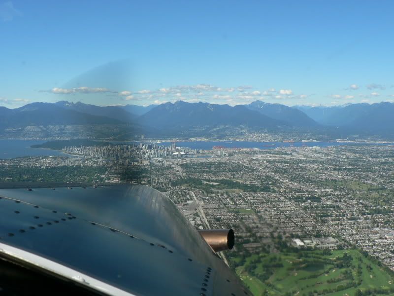 http://i72.photobucket.com/albums/i179/egpx/vancouver%20to%20victoria%20by%20floatplane/529.jpg