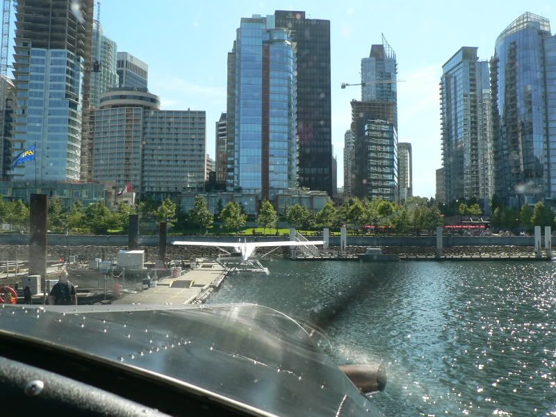 http://i72.photobucket.com/albums/i179/egpx/vancouver%20to%20victoria%20by%20floatplane/543.jpg