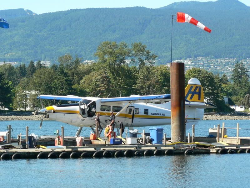 http://i72.photobucket.com/albums/i179/egpx/vancouver%20to%20victoria%20by%20floatplane/547.jpg