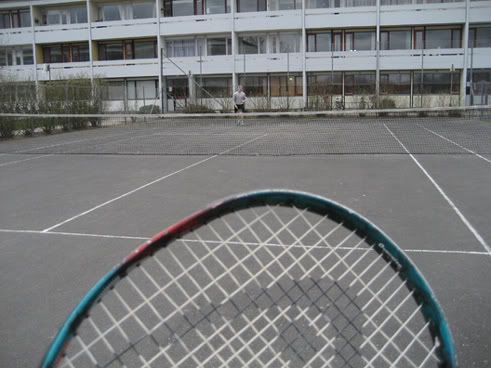 07april20071006-tennis-2.jpg