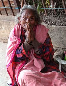 http://i72.photobucket.com/albums/i185/gonga108_2006/old-beggar-woman.jpg
