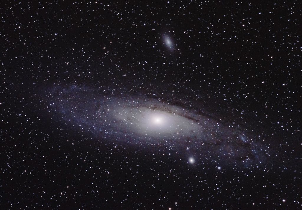 IMAGE: http://i72.photobucket.com/albums/i192/garlicpickle/Canon/Andromeda_zps377237de.jpg