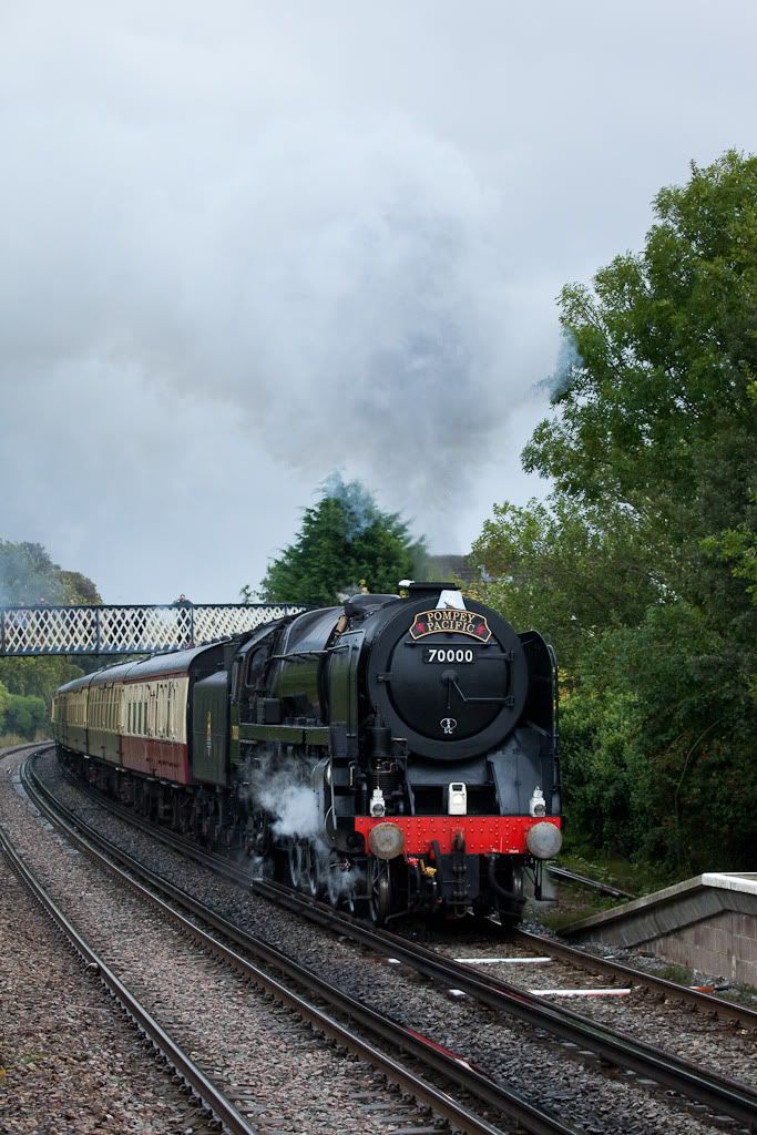 IMAGE: http://i72.photobucket.com/albums/i192/garlicpickle/Canon/lr1small-0712.jpg