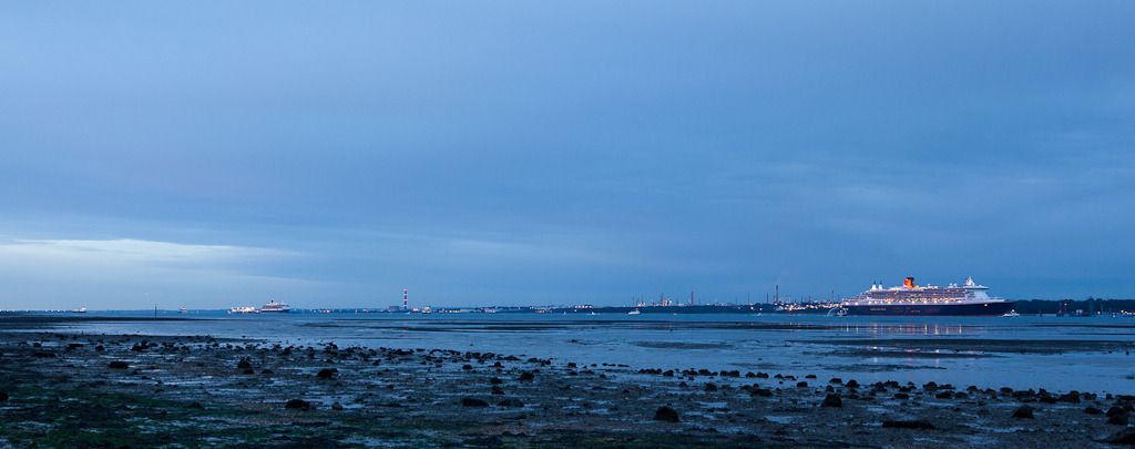 IMAGE: http://i72.photobucket.com/albums/i192/garlicpickle/Canon/lr1small-1435.jpg