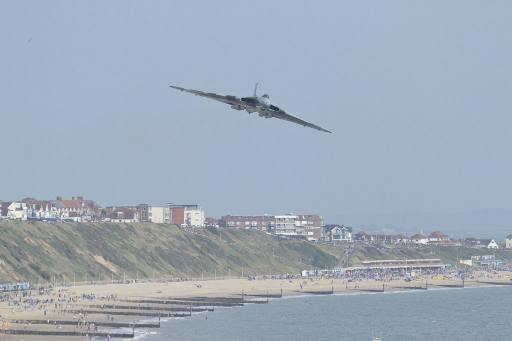 IMAGE: http://i72.photobucket.com/albums/i192/garlicpickle/Canon/lr1small-4247.jpg