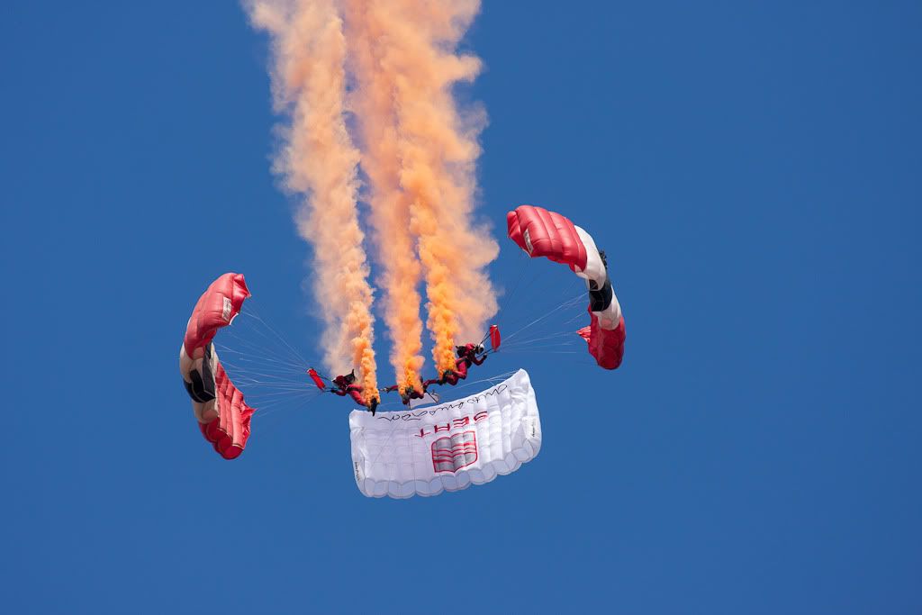 IMAGE: http://i72.photobucket.com/albums/i192/garlicpickle/Canon/lr1small-5134.jpg