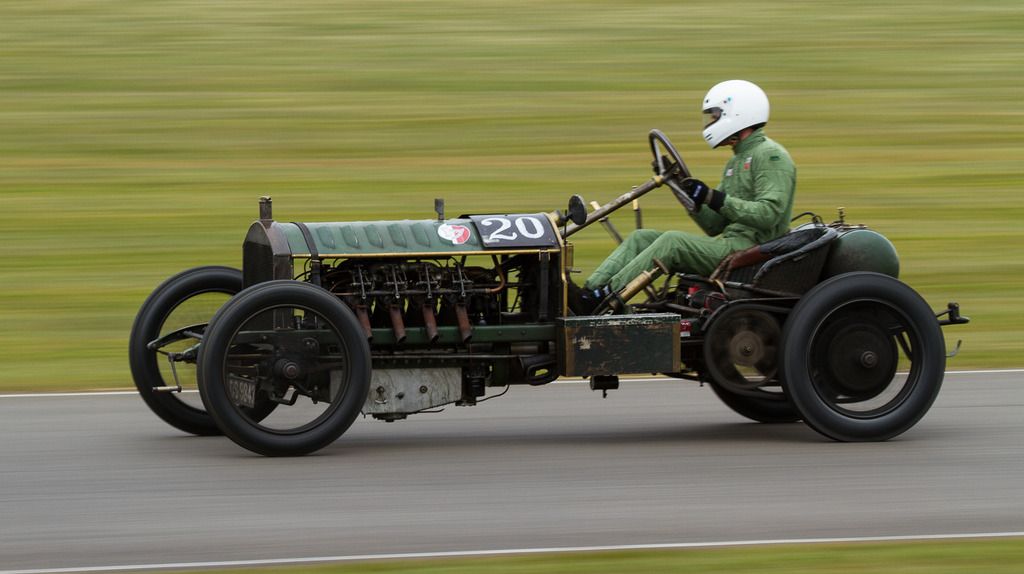 IMAGE: http://i72.photobucket.com/albums/i192/garlicpickle/Canon/lr1small-7695_zpshmvl1t3u.jpg