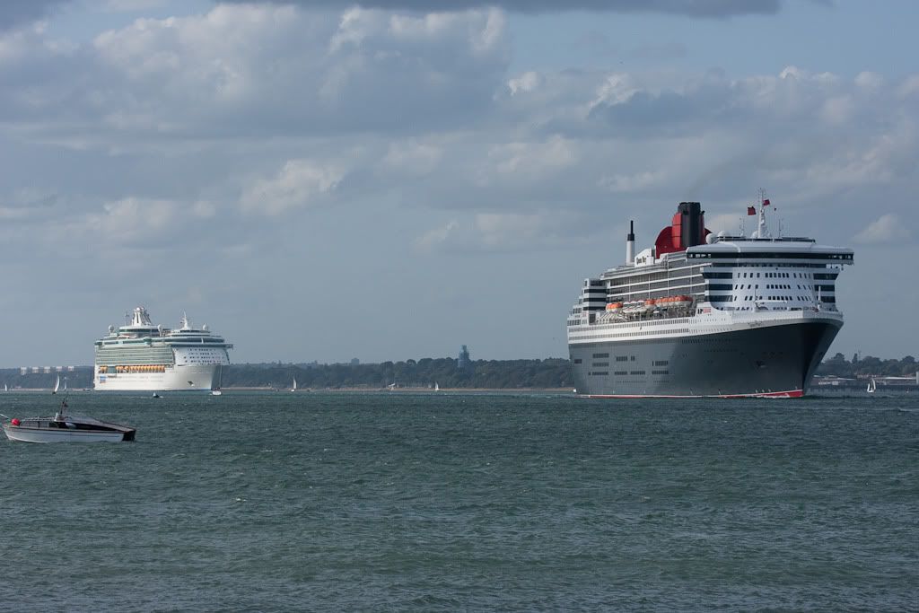 IMAGE: http://i72.photobucket.com/albums/i192/garlicpickle/Canon/lr1small-9016.jpg