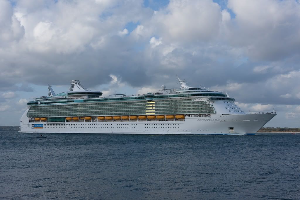 IMAGE: http://i72.photobucket.com/albums/i192/garlicpickle/Canon/lr1small-9040.jpg