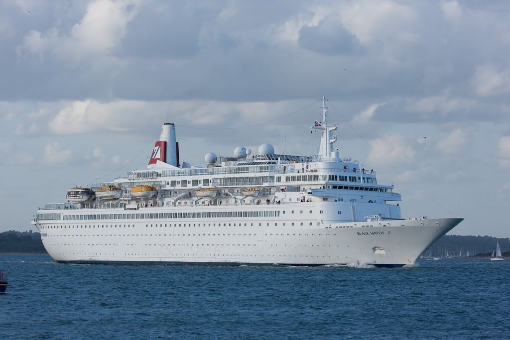 IMAGE: http://i72.photobucket.com/albums/i192/garlicpickle/Canon/lr1small-9064.jpg