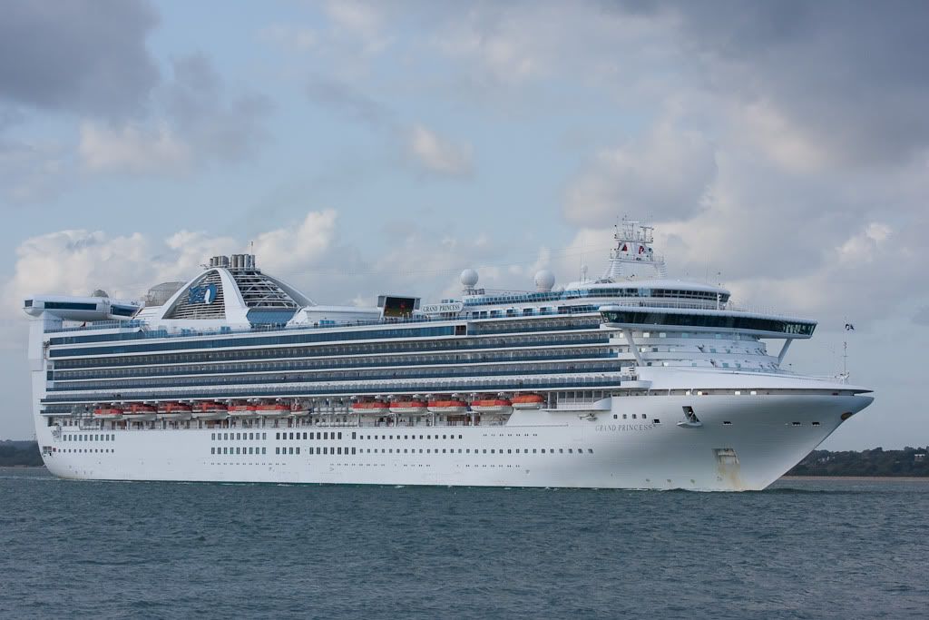 IMAGE: http://i72.photobucket.com/albums/i192/garlicpickle/Canon/lr1small-9084.jpg