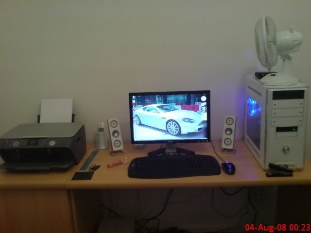 desk_sml.jpg