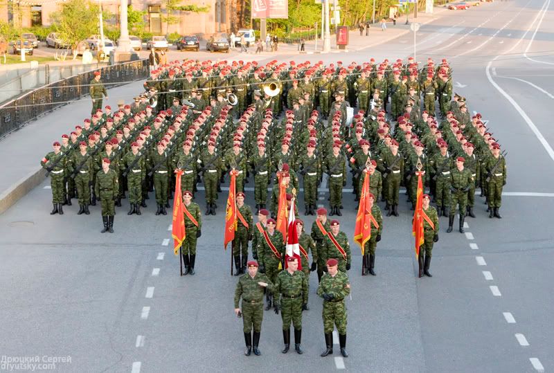 парад победы репетиция солдаты боевая техника танк москва