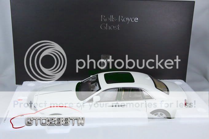 Kyosho 118 scale Rolls Royce Ghost SWB LHD(English White II) IN STOCK 